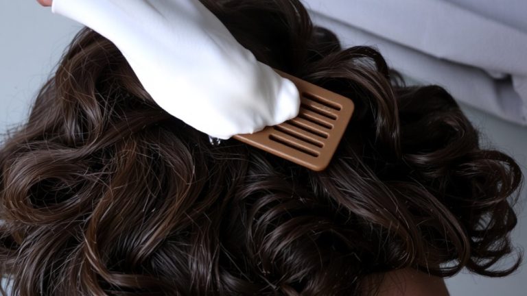 coloring curly hair gently