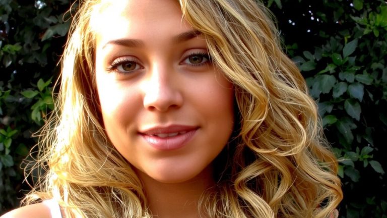 golden honey blonde hair