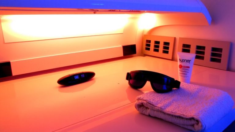 indoor tanning safety tips