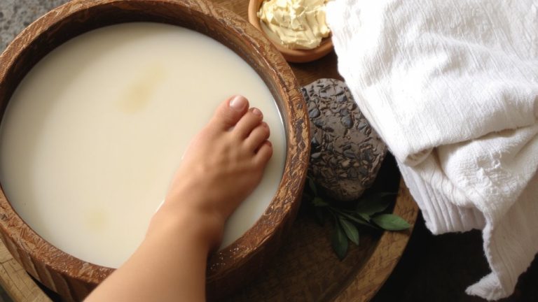 intensive moisturizing pedicure treatment