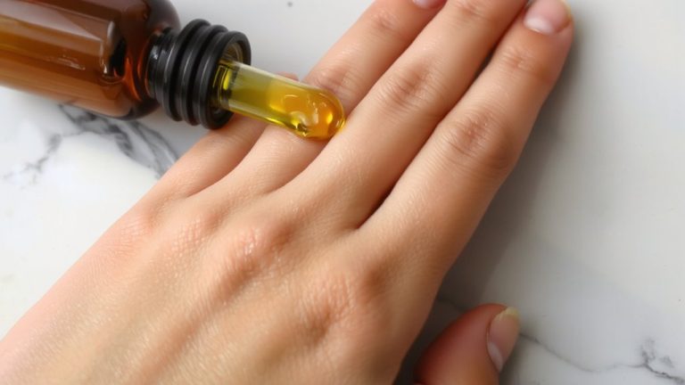 restore dehydrated cuticles with vitamin e