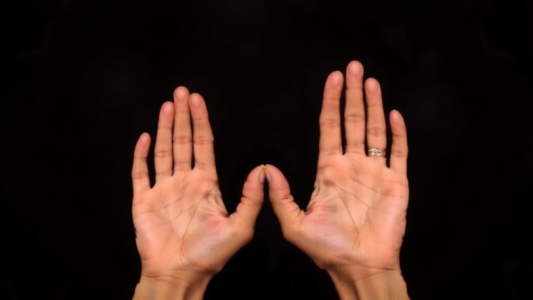 vertical placement elongates fingers