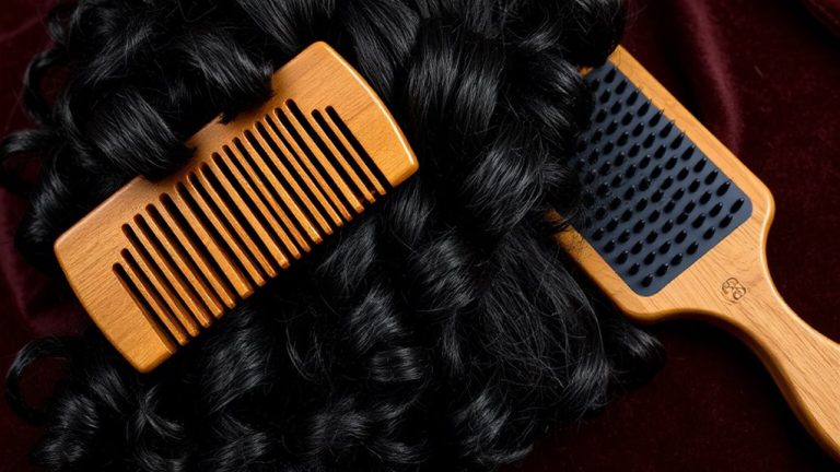 define and detangle brushes